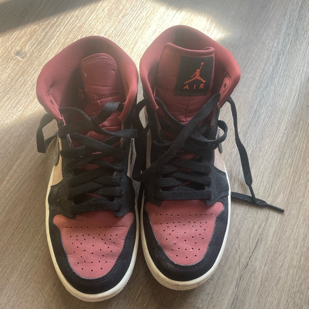 Air Jordan’s 1 Mid’ Canyon Rust View 4
